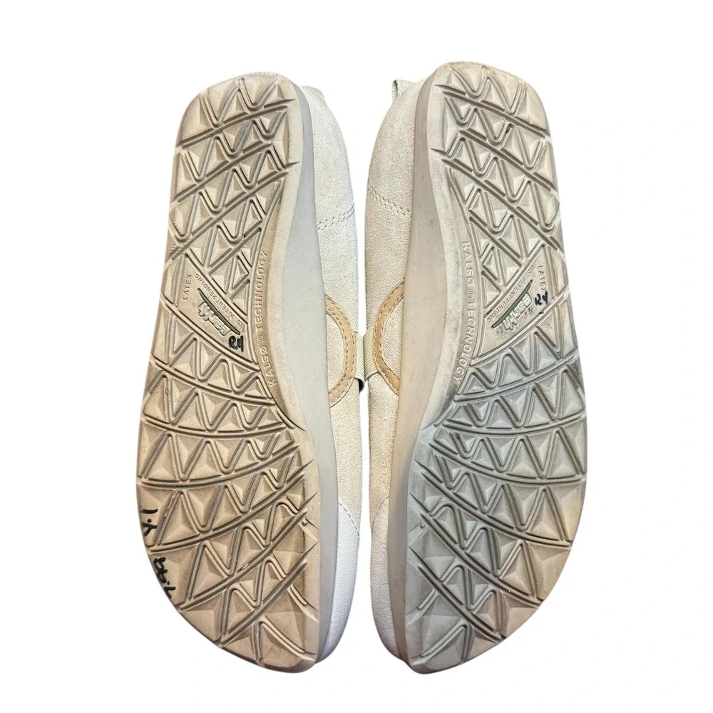 Earth Shoes Womens Size 6B Cream Beige Intrigue Leather Mary Jane Comfort‎ Flats